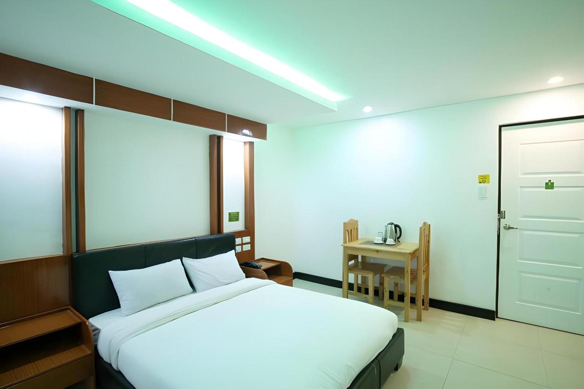 Oyo 195 Ranchotel - Binan Kültér fotó