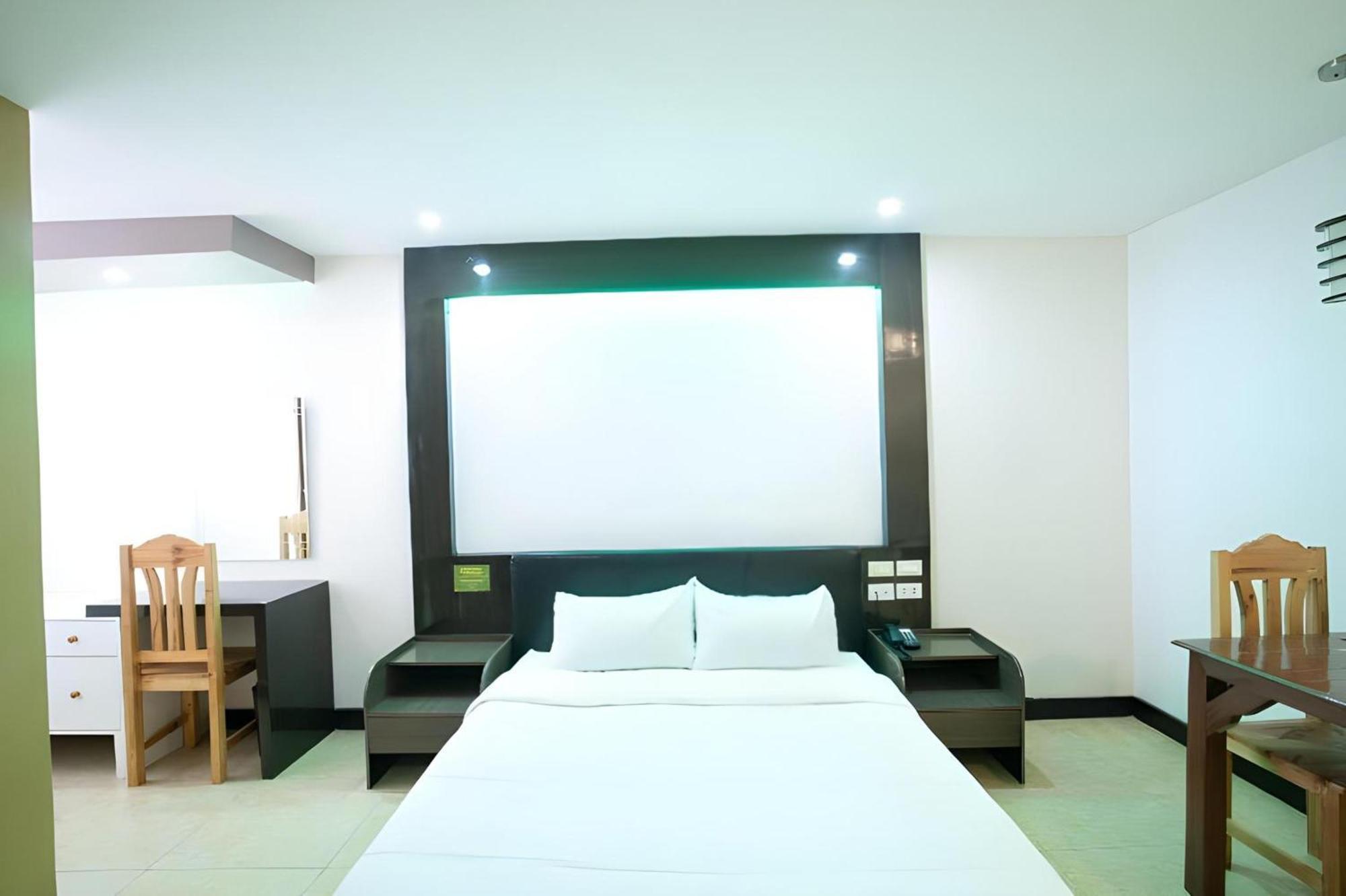 Oyo 195 Ranchotel - Binan Kültér fotó